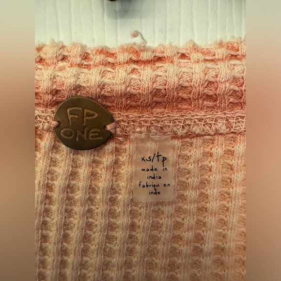 Free People FP One Colt Henley Top Distressed Waffle Women’s Pink Coral Size XS - Picture 12 of 16